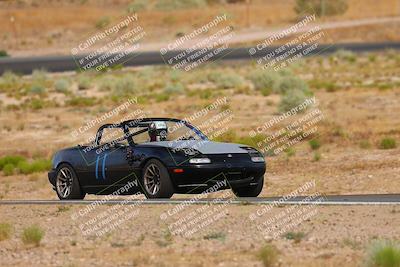 media/Jun-01-2025-CalClub SCCA (Sun) [[eae223c5dd]]/Group 1/Track Event 5/